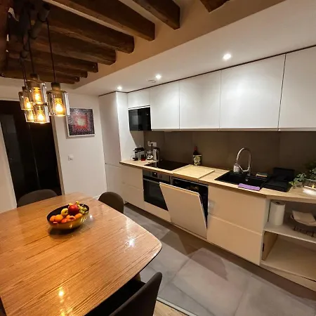 Opera-madeleine 2 Bedrooms 아파트 *