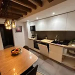 Opera-madeleine 2 Bedrooms Apartment *